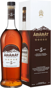 Konyak Ararat 5 Stars V Podarochnoj Korobke 0 7 L Kupit Konyak Ararat 5 Zvezd V Podarochnoj Upakovke 700 Ml Cena 1458 Rub V Winestyle